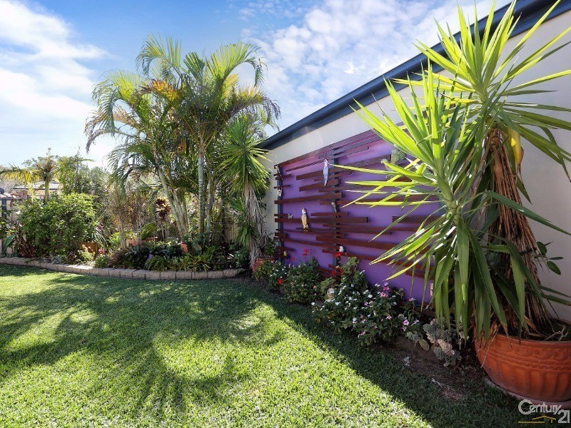 33 Corrimal Place, Sandstone Point QLD 4511