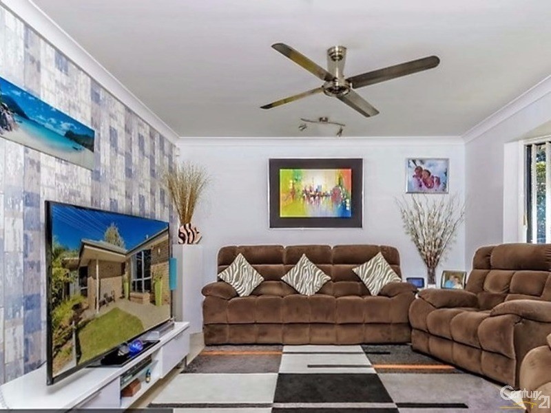 3 Rowan Lane, Ningi QLD 4511