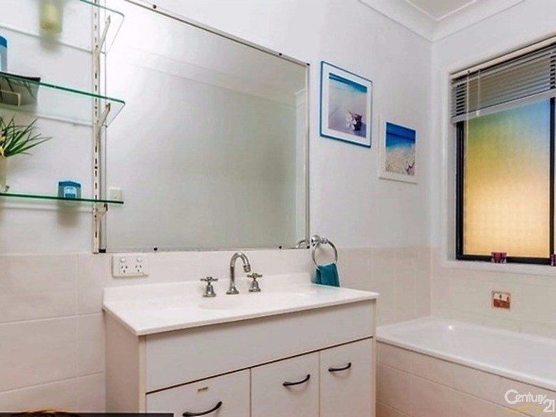 3 Rowan Lane, Ningi QLD 4511