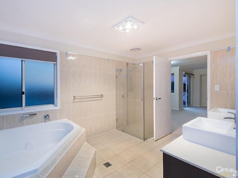 2 Skysail Court, Banksia Beach QLD 4507