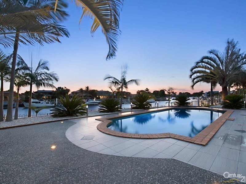 2 Skysail Court, Banksia Beach QLD 4507