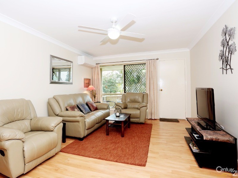 4 Sole Place, Sandstone Point QLD 4511