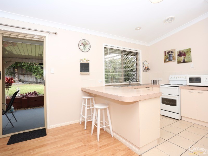 4 Sole Place, Sandstone Point QLD 4511