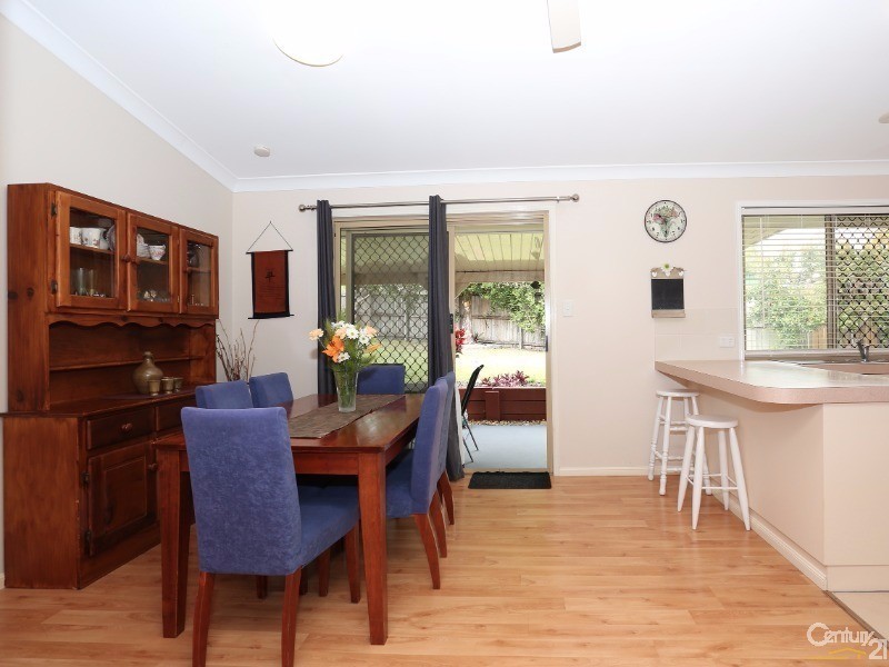 4 Sole Place, Sandstone Point QLD 4511