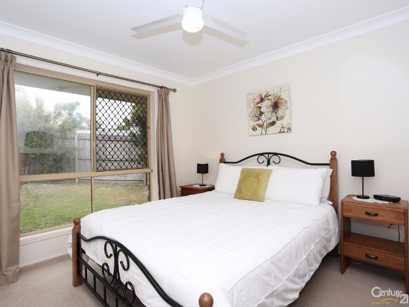 4 Sole Place, Sandstone Point QLD 4511