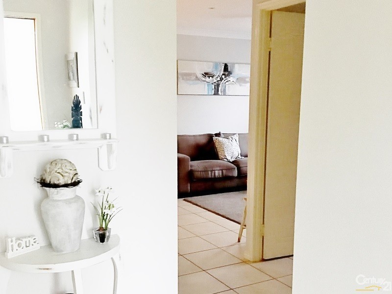 7 Biggera Court, Sandstone Point QLD 4511