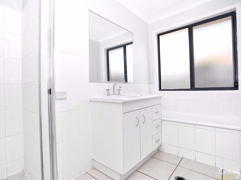 34 Reeders Street, Sandstone Point QLD 4511