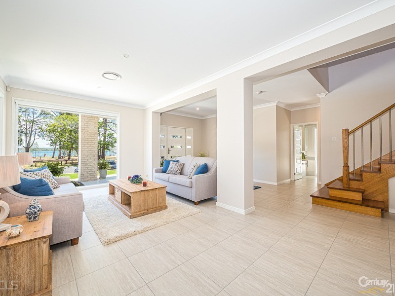 31 Solander Esplanade, Banksia Beach QLD 4507