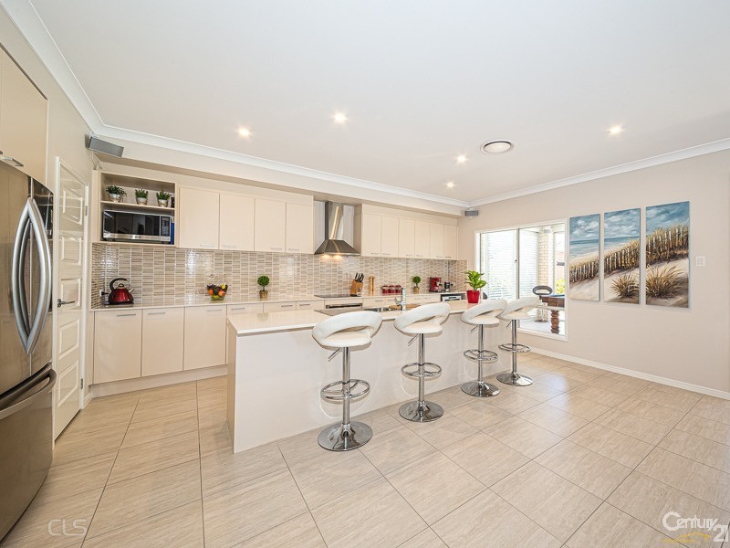 31 Solander Esplanade, Banksia Beach QLD 4507