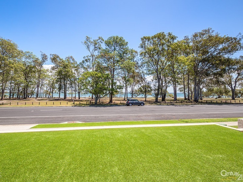 31 Solander Esplanade, Banksia Beach QLD 4507