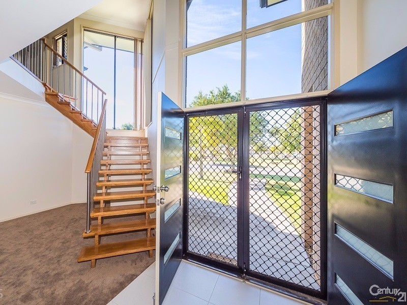 10 Cremorne Court, Sandstone Point QLD 4511