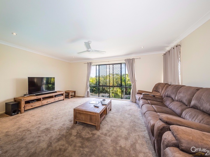 10 Cremorne Court, Sandstone Point QLD 4511
