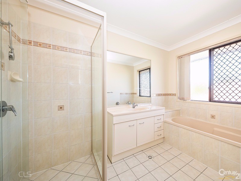 10 Cremorne Court, Sandstone Point QLD 4511