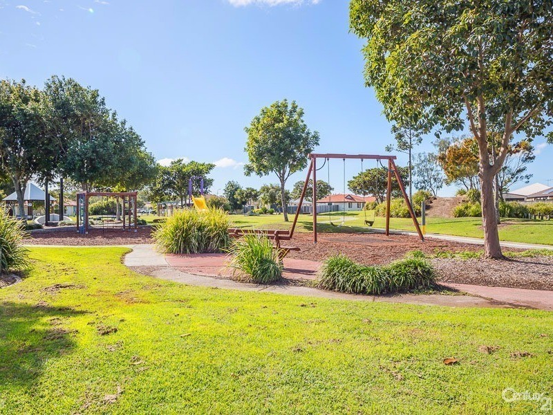 10 Cremorne Court, Sandstone Point QLD 4511