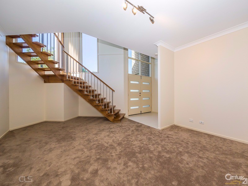 10 Cremorne Court, Sandstone Point QLD 4511