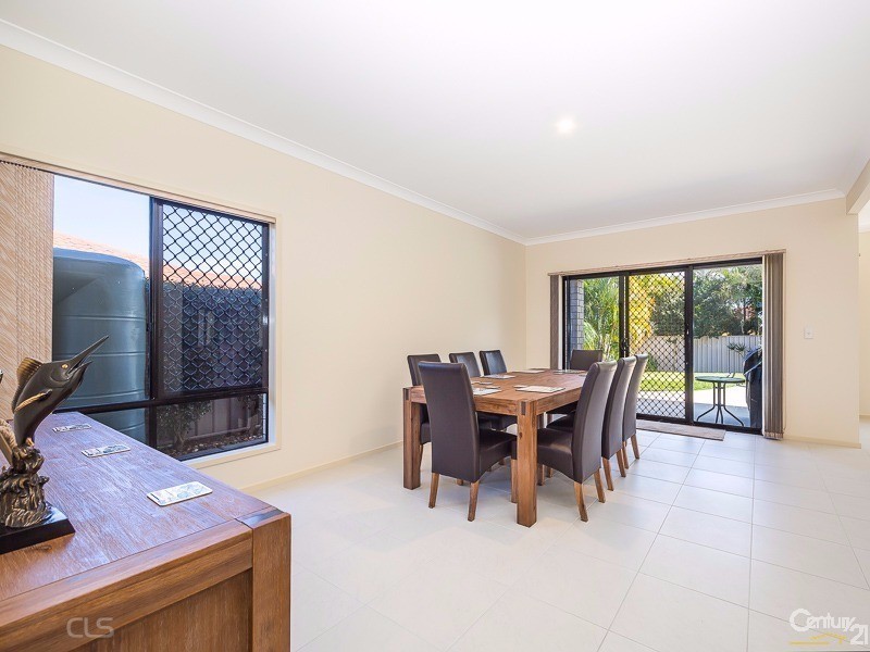 10 Cremorne Court, Sandstone Point QLD 4511