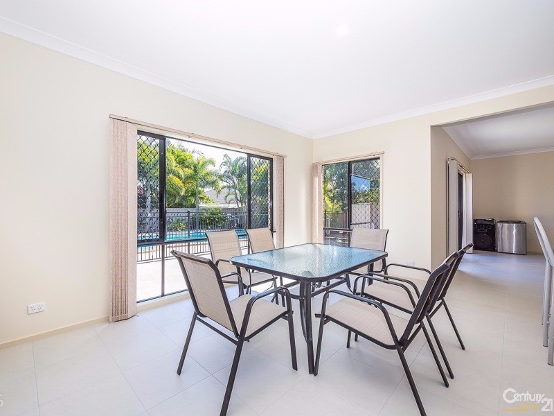 10 Cremorne Court, Sandstone Point QLD 4511