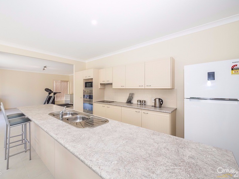 10 Cremorne Court, Sandstone Point QLD 4511