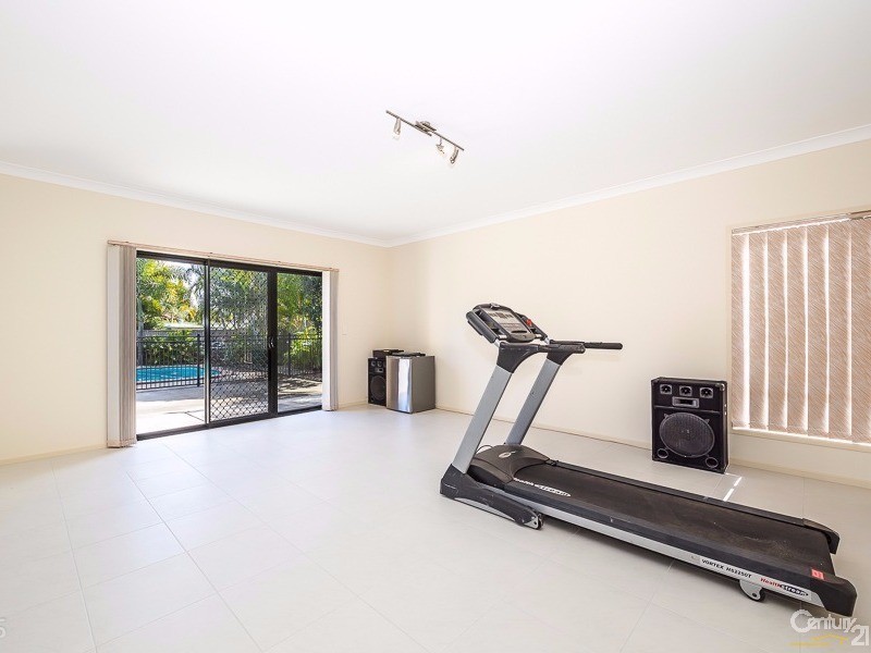 10 Cremorne Court, Sandstone Point QLD 4511