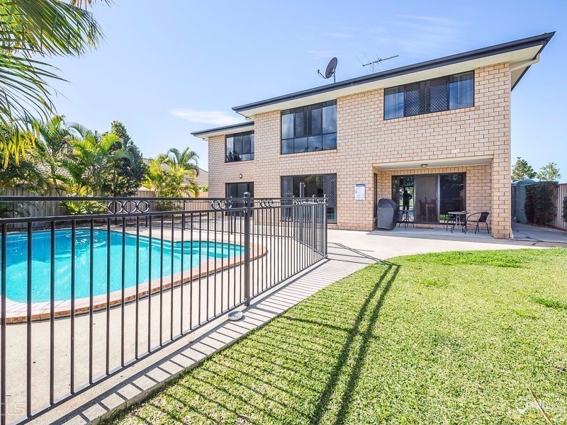10 Cremorne Court, Sandstone Point QLD 4511