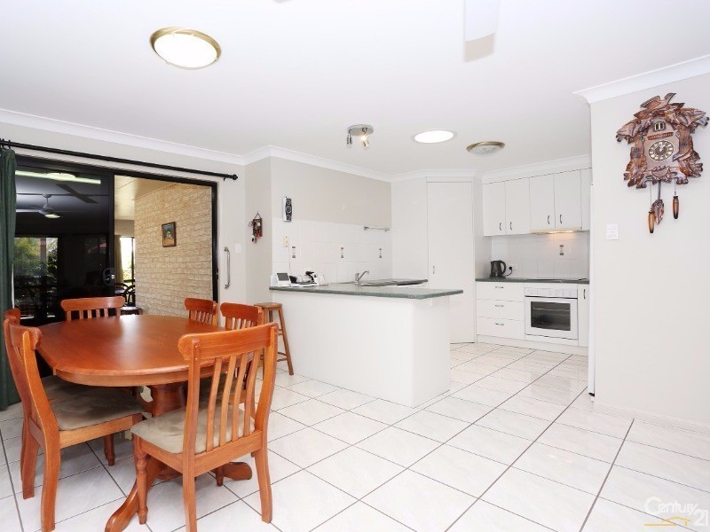 19 Corrimal Place, Sandstone Point QLD 4511