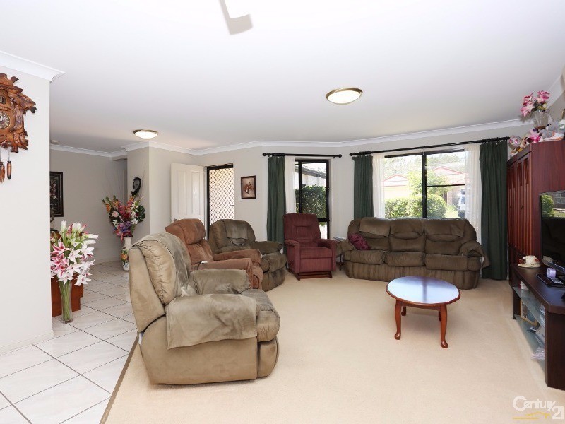 19 Corrimal Place, Sandstone Point QLD 4511