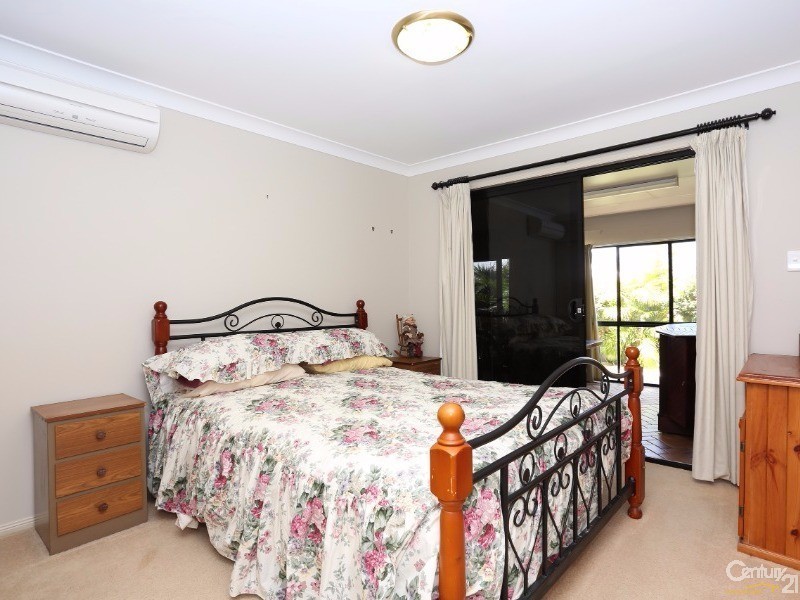 19 Corrimal Place, Sandstone Point QLD 4511