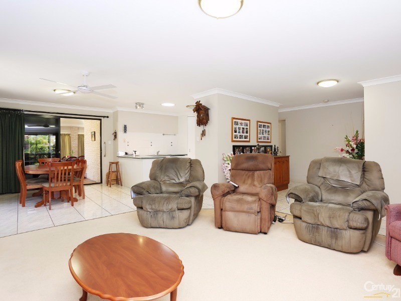 19 Corrimal Place, Sandstone Point QLD 4511