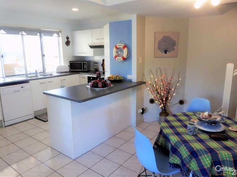 10/18-20 Spinnaker Drive, Sandstone Point QLD 4511