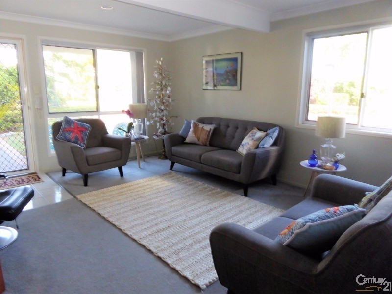 10/18-20 Spinnaker Drive, Sandstone Point QLD 4511