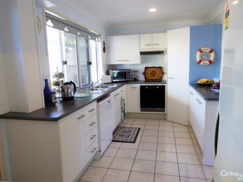 10/18-20 Spinnaker Drive, Sandstone Point QLD 4511