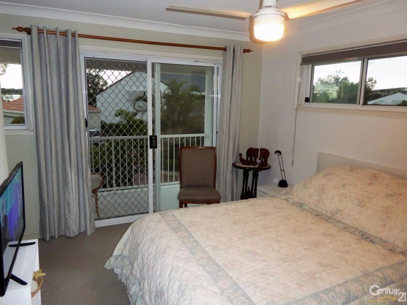 10/18-20 Spinnaker Drive, Sandstone Point QLD 4511