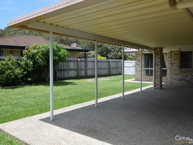 15 Smout Court, Sandstone Point QLD 4511
