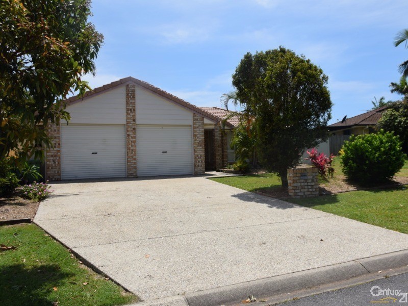 15 Smout Court, Sandstone Point QLD 4511