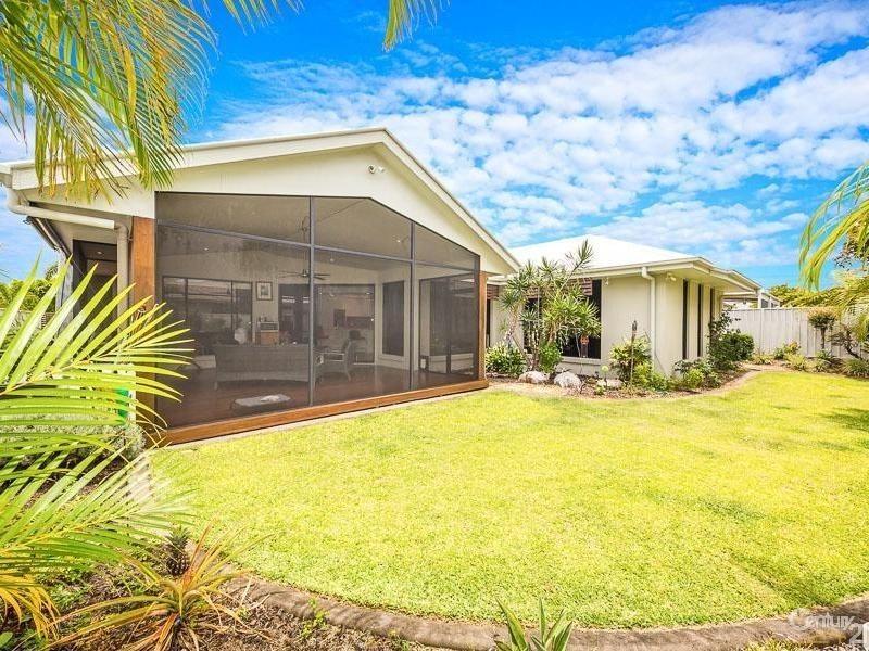 14 Blueberry Street, Banksia Beach QLD 4507