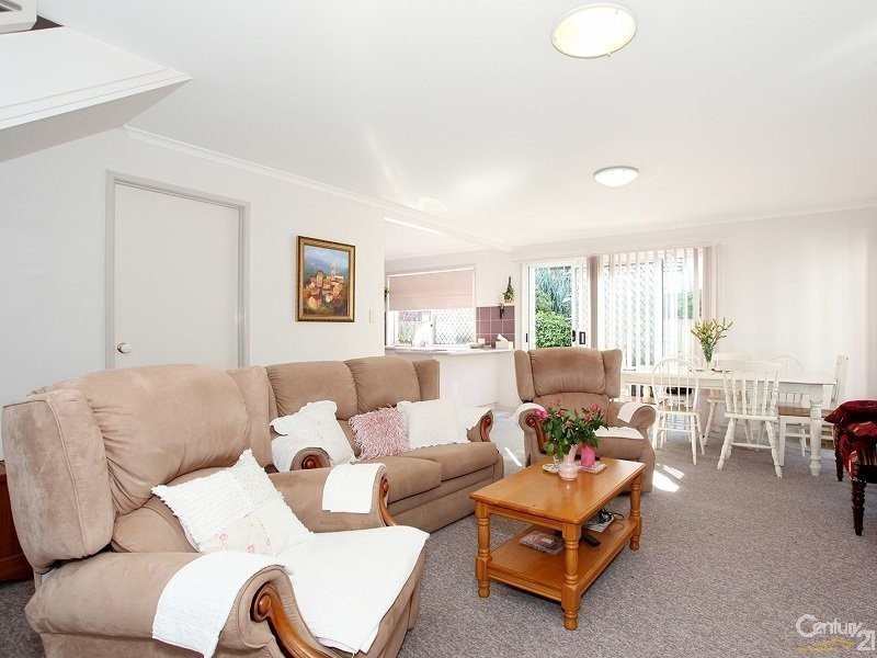2/115 Welsby Parade, Bongaree QLD 4507