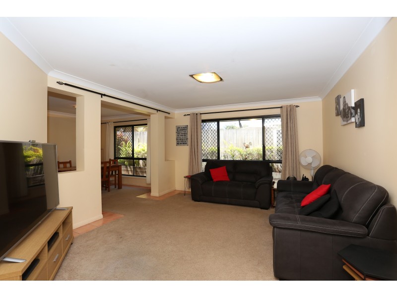 9 Sunbrite Court, Sandstone Point QLD 4511