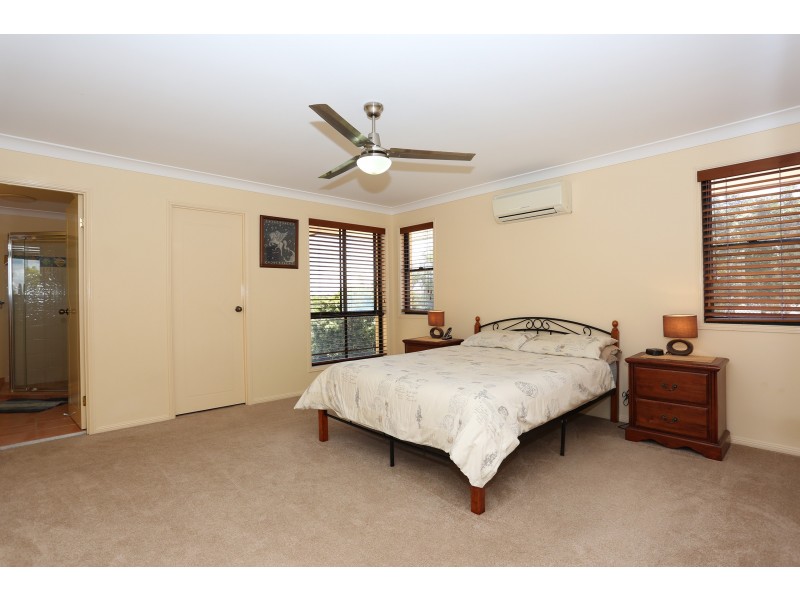 9 Sunbrite Court, Sandstone Point QLD 4511