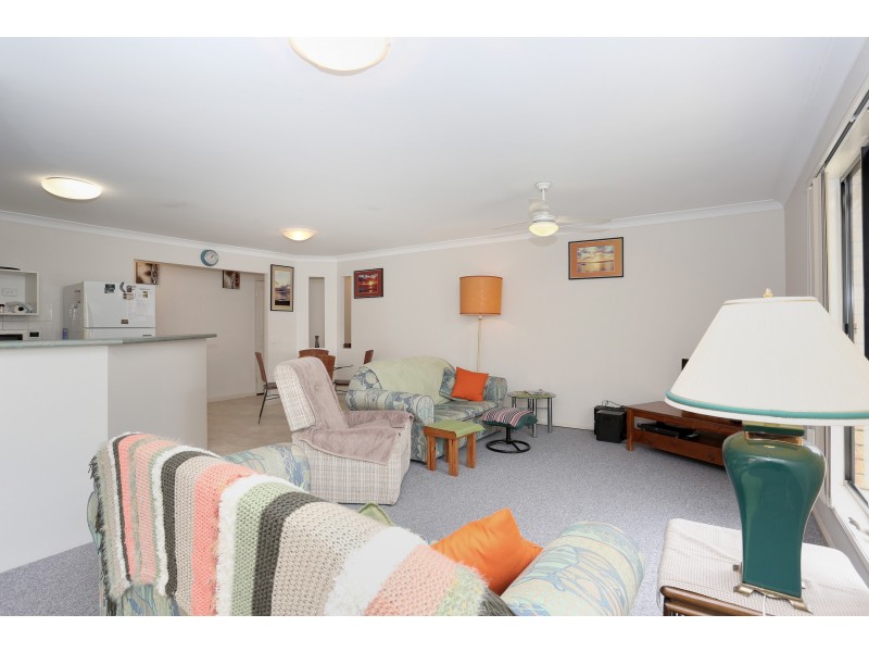 9 Tallow Court, Sandstone Point QLD 4511