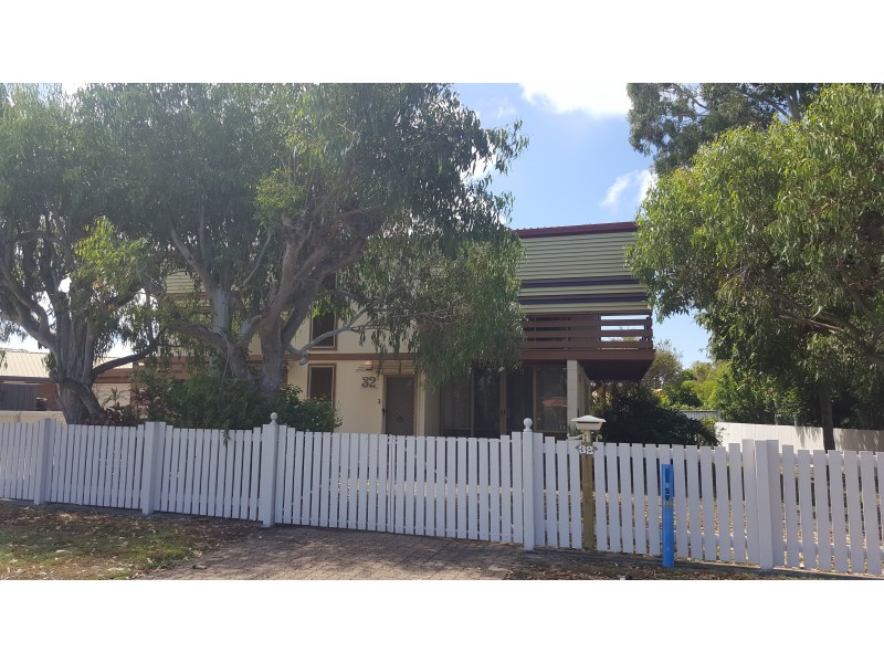 32 Wattle Avenue, Bongaree QLD 4507