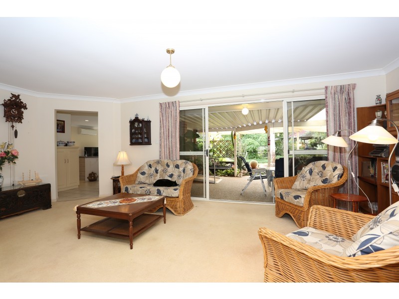 5 Smout Court, Sandstone Point QLD 4511