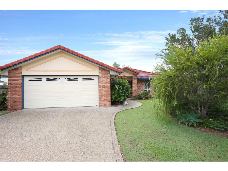 5 Smout Court, Sandstone Point QLD 4511