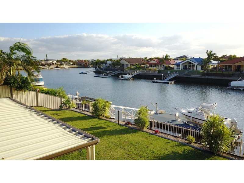22 Topsail Circuit, Banksia Beach QLD 4507