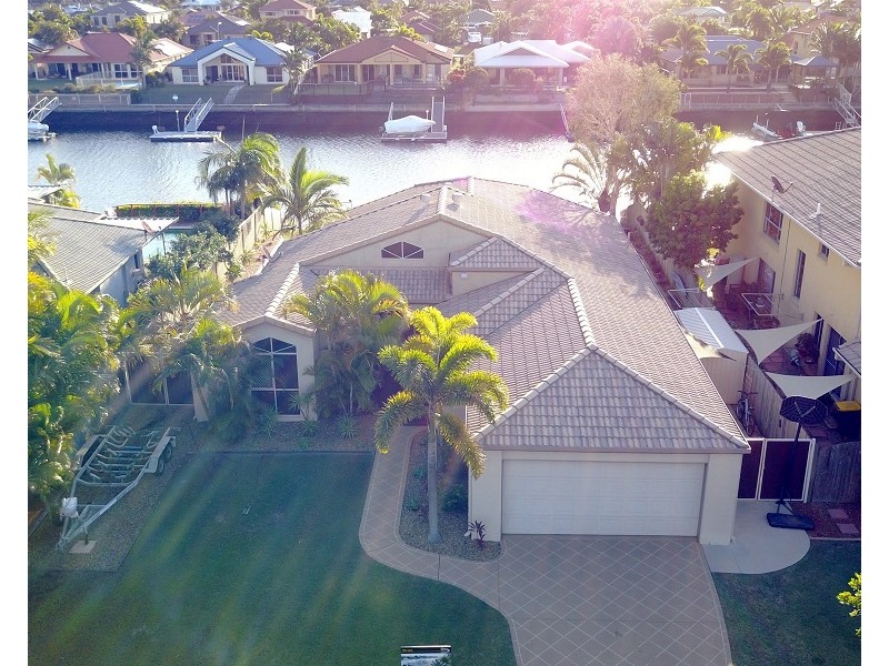 22 Topsail Circuit, Banksia Beach QLD 4507
