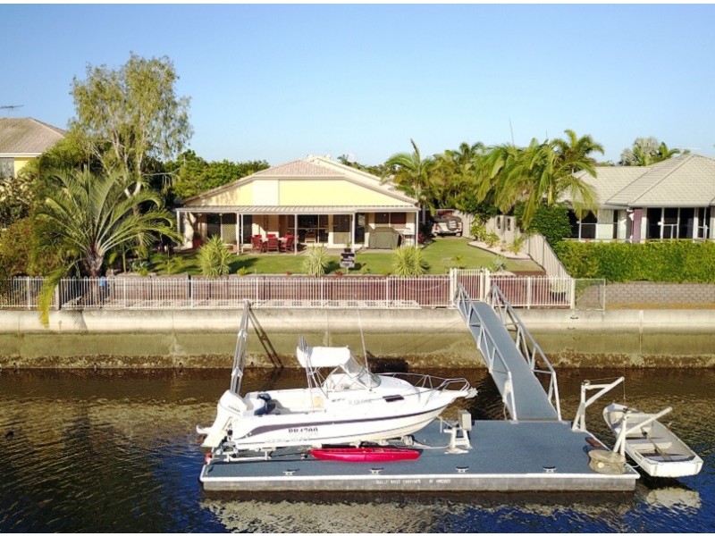 22 Topsail Circuit, Banksia Beach QLD 4507