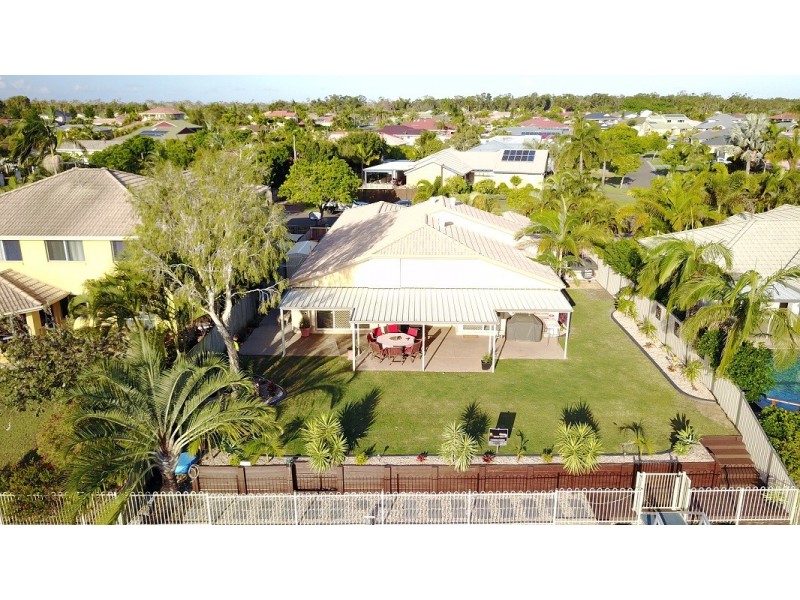 22 Topsail Circuit, Banksia Beach QLD 4507