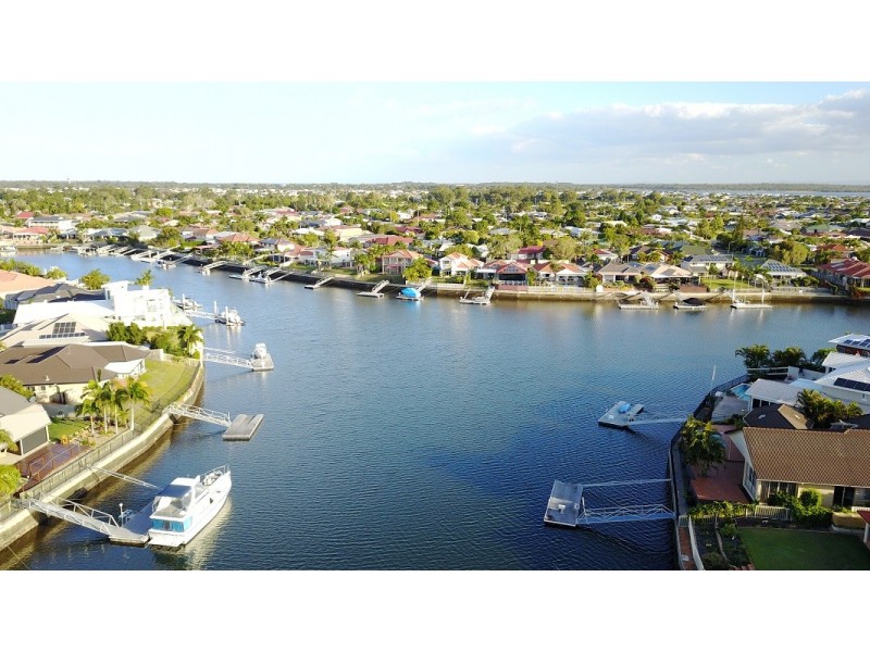 22 Topsail Circuit, Banksia Beach QLD 4507