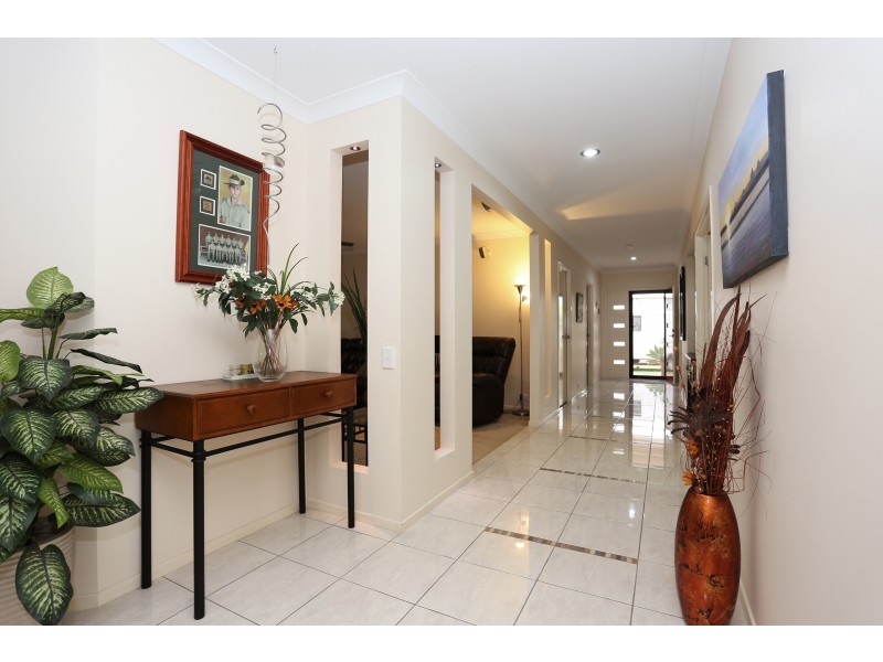 36 Mossman Way, Sandstone Point QLD 4511