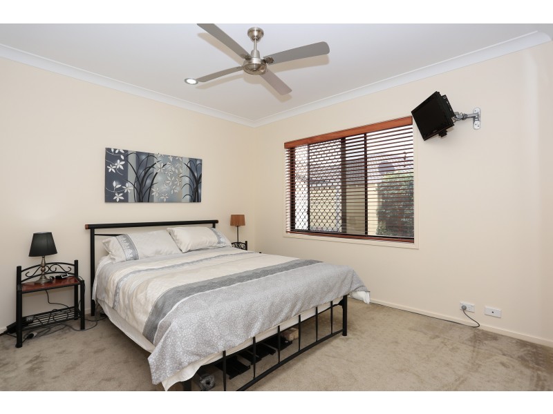 36 Mossman Way, Sandstone Point QLD 4511