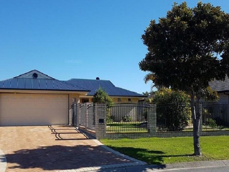 11 Mossman Way, Sandstone Point QLD 4511